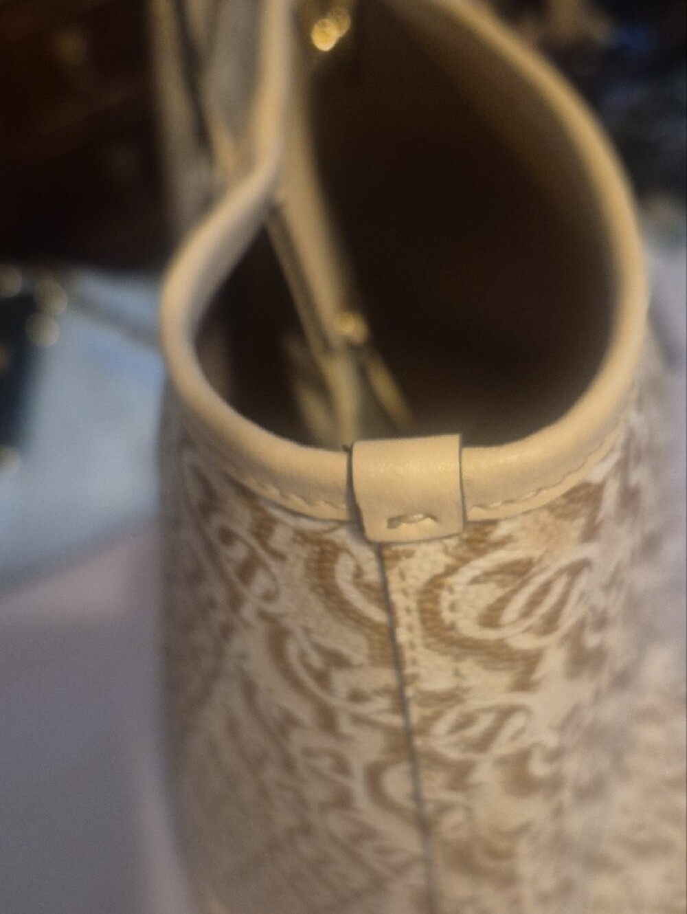 EUC!! Coach Beige & Cream Signature Canvas Tote - Picture 10 of 11